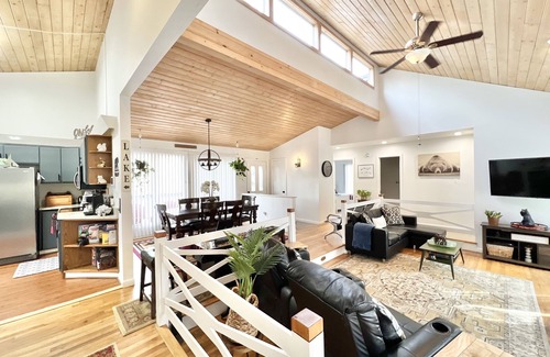 Basye Cottage | Black Bear Lodge: Cozy Cabin, NEW Noon Check-in