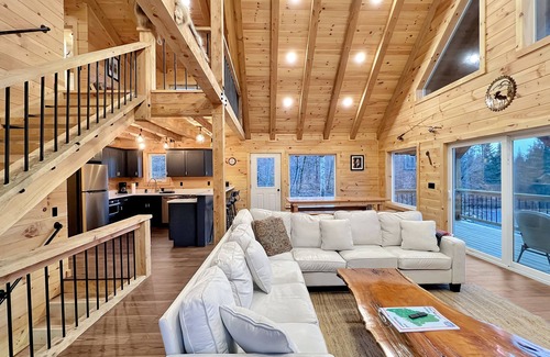 Greenville Cabin | Black Bear Lodge (Direct Access to the ATV and Snowmobile Trails!)