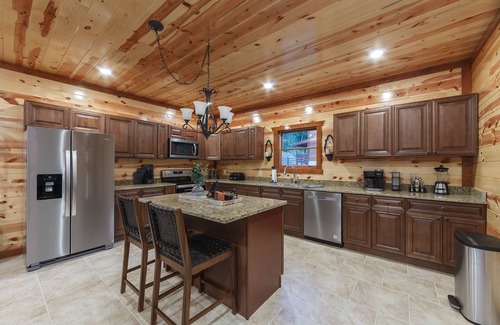 Caton Cabin | Black Bear Splash 6 Bedroom Cabin by RedAwning