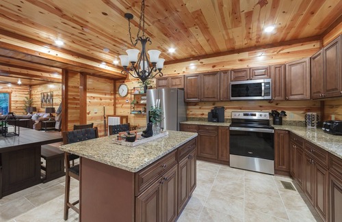 Caton Cabin | Black Bear Splash 6 Bedroom Cabin by RedAwning