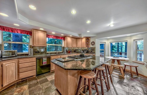 Montgomery Estates House | Black Bear Villa - large 4 BR, 4 BA, hot tub, incredible game room for kids