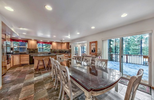 Montgomery Estates House | Black Bear Villa - large 4 BR, 4 BA, hot tub, incredible game room for kids