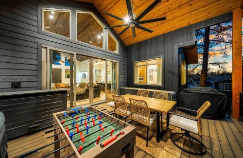 Torreon House | Black Beauty
