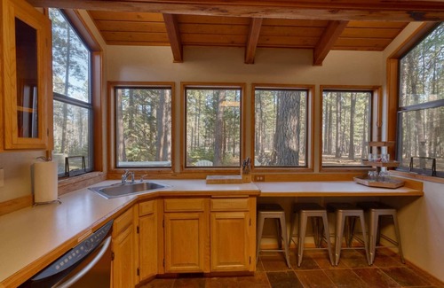 Black Butte Ranch House | Black Butte Ranch Glaze Meadow 006