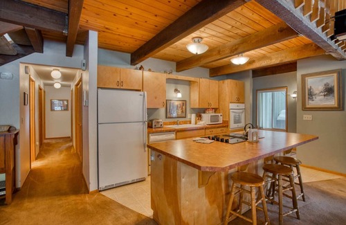 Black Butte Ranch House | Black Butte Ranch Glaze Meadow 037