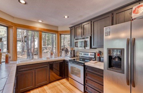 Black Butte Ranch House | Black Butte Ranch Glaze Meadow 085