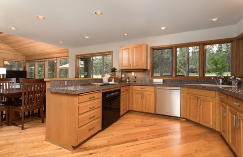 Black Butte Ranch House | Black Butte Ranch Glaze Meadow 370