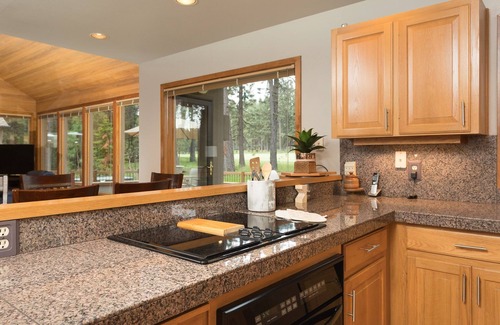 Black Butte Ranch House | Black Butte Ranch Glaze Meadow 370