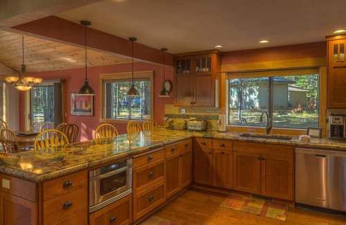 Black Butte Ranch House | Black Butte Ranch Glaze Meadow 399