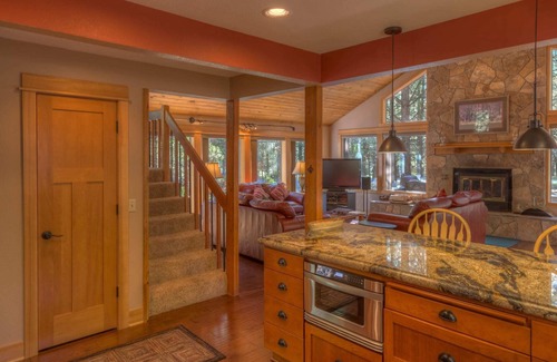 Black Butte Ranch House | Black Butte Ranch Glaze Meadow 399