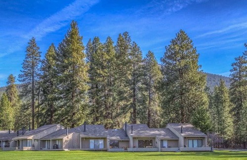 Black Butte Ranch Apartment | Black Butte Ranch Lodge Room 006