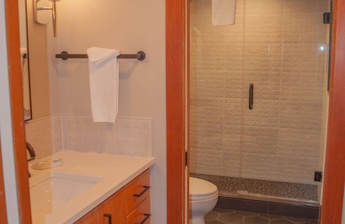 Black Butte Ranch Apartment | Black Butte Ranch Lodge Room 015
