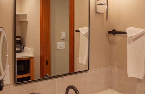 Black Butte Ranch Apartment | Black Butte Ranch Lodge Room 015