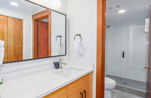 Black Butte Ranch Apartment | Black Butte Ranch Lodge Room 018