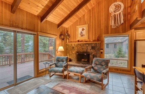 Black Butte Ranch House | Black Butte Ranch Spring Home 015