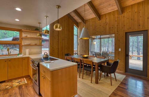 Black Butte Ranch House | Black Butte Ranch South Meadow 070