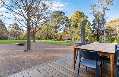 Burradoo House | Black Cockatoo, Burradoo