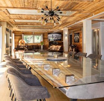 Les Brevieres Ski Chalet | Black Diamond - Chalet Tango