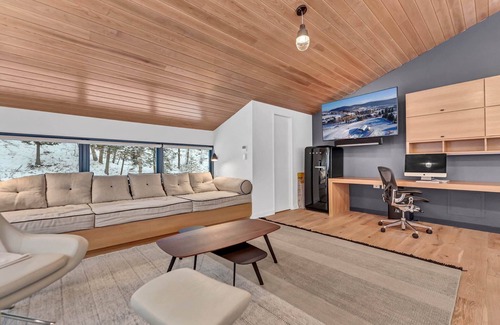 Ellicottville House | Black Diamond- One of Kind Spectacular Ski-in-Ski-Out House Overlooking Slopes