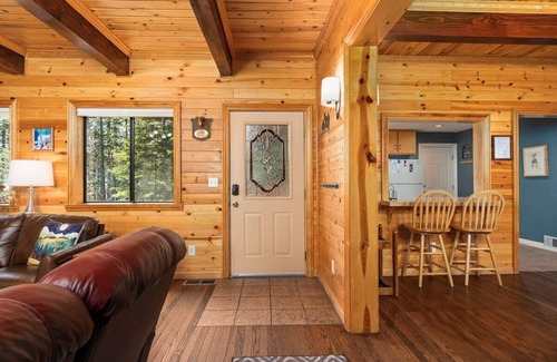 Big Creek Cabin | Black Diamond | Pet Friendly+Near China Peak!