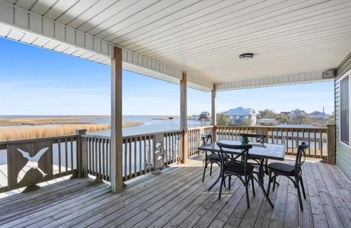 Lake Catherine House | Black Dog Lodge & Fishing Charter- Waterfront!