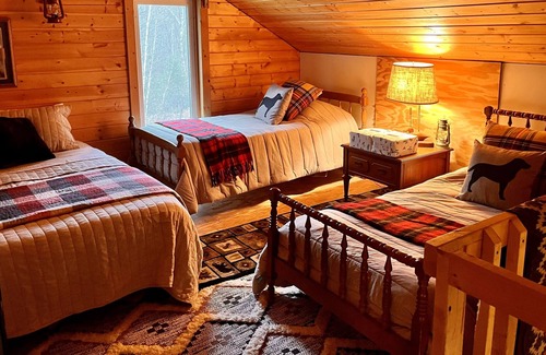 Mason Cabin | Black Dog Retreat - Northwoods Cabin