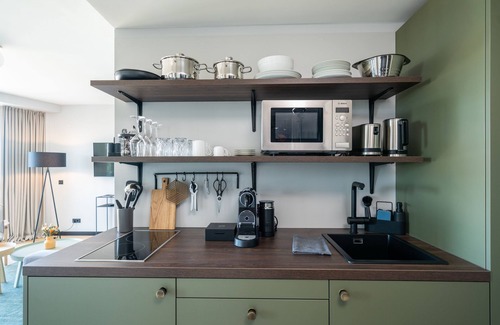 Bruhl-Guterbahnhof Apartment | Black F Tower - Serviced Apartments