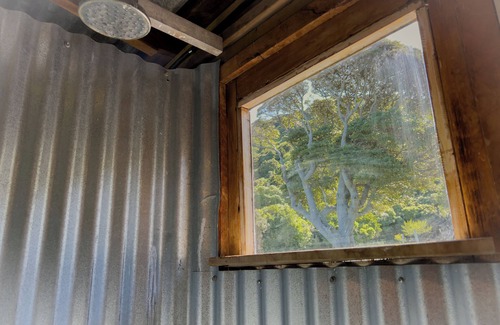 Waipapa Bay House | Black Miller Wool Shed | Waterfront | Paradise | Tub+Sauna, Black Miller Wool Shed | Waterfront | Pa