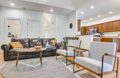 Black Mountain House | Black Mountain Hideaway with Hot Tub and Pool Table!