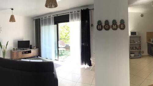Saint-Paul Apartment | Black Pearl