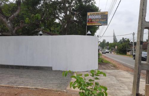 Minuwangoda House | Black Rose Guest
