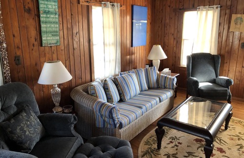 Kitty Hawk Cottage | Blackbeard's Retreat - Historic And Pet Friendly 3 Bedroom Cottage by RedAwning