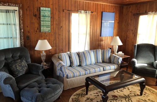 Kitty Hawk Cottage | Blackbeard's Retreat - Historic And Pet Friendly 3 Bedroom Cottage by RedAwning