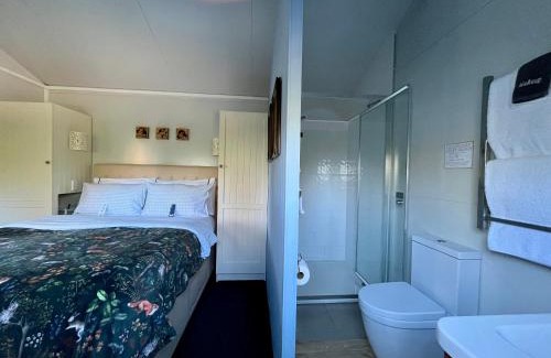 Lincoln House | Blackbird Cottage