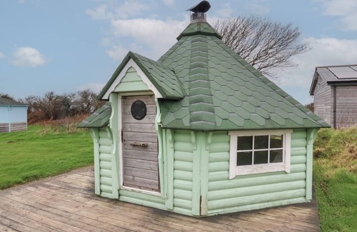 Hartland Cottage | BLACKPOOL MILL, romantic, with a garden in Hartland