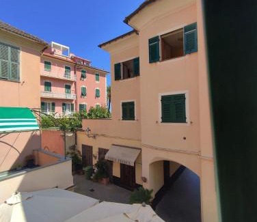 Varazze Apartment | Blackstone Apartment