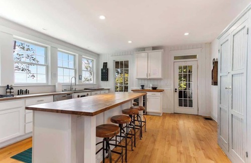 South Haven House | Blackstone on the Bluff | Lake Views | Historic