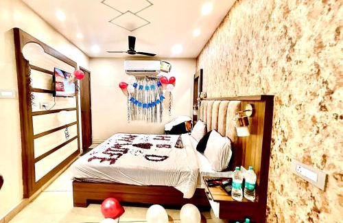 Amritsar Hotel | BLACKWOOD -140 Metres- Near Golden Temple