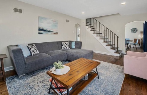 St. Louis House | Blair's Big Field House - Long Stays Welcome