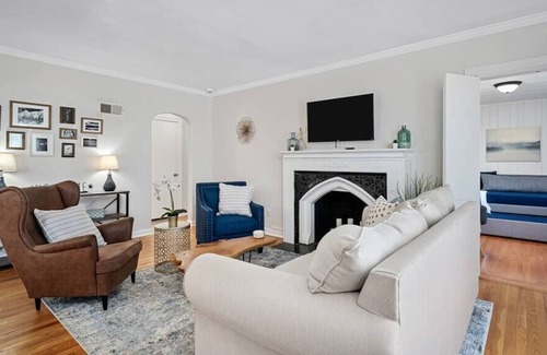 St. Louis House | Blair's Little Field House - Long Stays Welcome