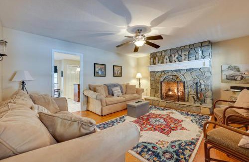 Blairsville House | Blairsville Cabin with Hot Tub on Nottely Lake!