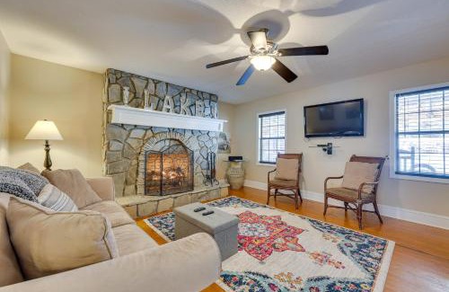 Blairsville House | Blairsville Cabin with Hot Tub on Nottely Lake!