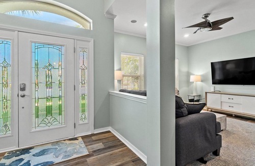 Avalon Beach Estates House | Blanc Bao | Private Beach | Golf Cart | Tennis | Heated Pool