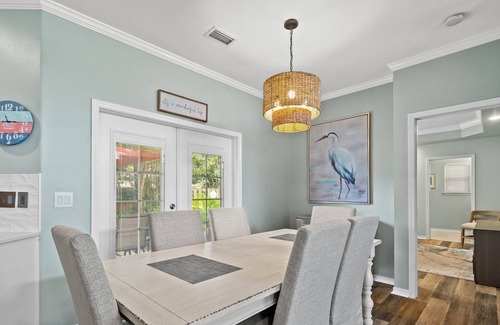 Avalon Beach Estates House | Blanc Bao | Private Beach | Golf Cart | Tennis | Heated Pool