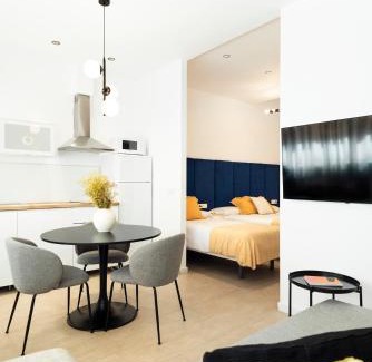 Aiora Apartment | Blanq Marina Suites
