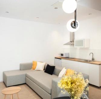 Aiora Apartment | Blanq Marina Suites