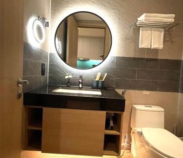 Bai Chay Apartment | Blessedly Apartment - Citadines Halong Studio