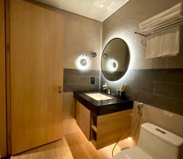 Bai Chay Apartment | Blessedly Apartment - Citadines Halong Studio