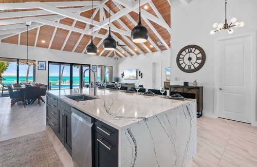 Tar Bay Villa | Blessing on the Bay - Brand New 4 bedroom Luxury Beachfront house