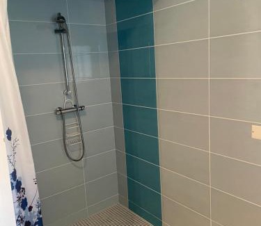 Salies-de-Bearn Apartment | Bleu Lagon-T2 en RDC proche centre ville avec terrasse labellisé PMR